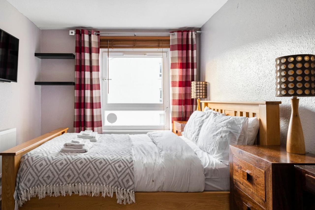 Lovely 1-bedroom With Balcony In West End * Glasgow