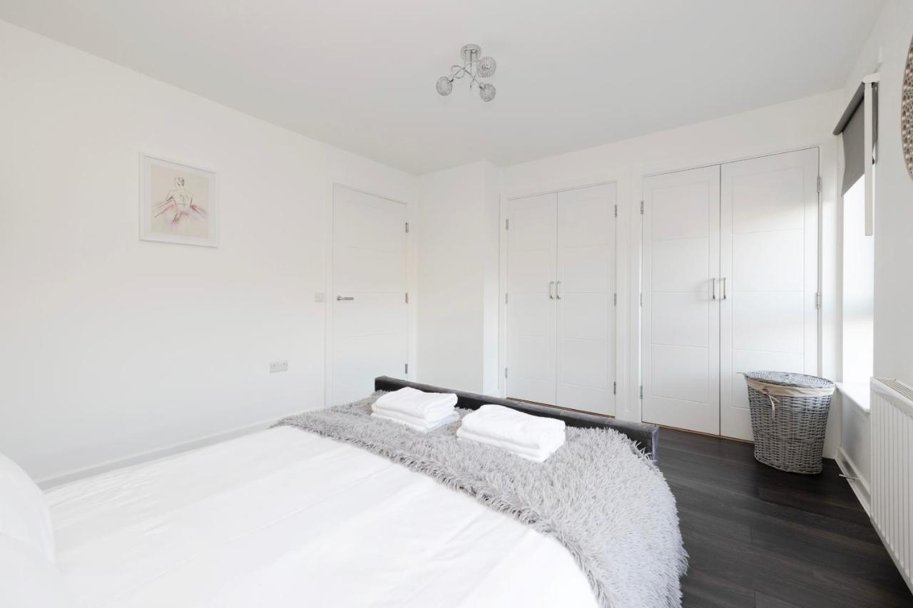 Joivy Stylish House With Garden & Parking Holiday home Glasgow