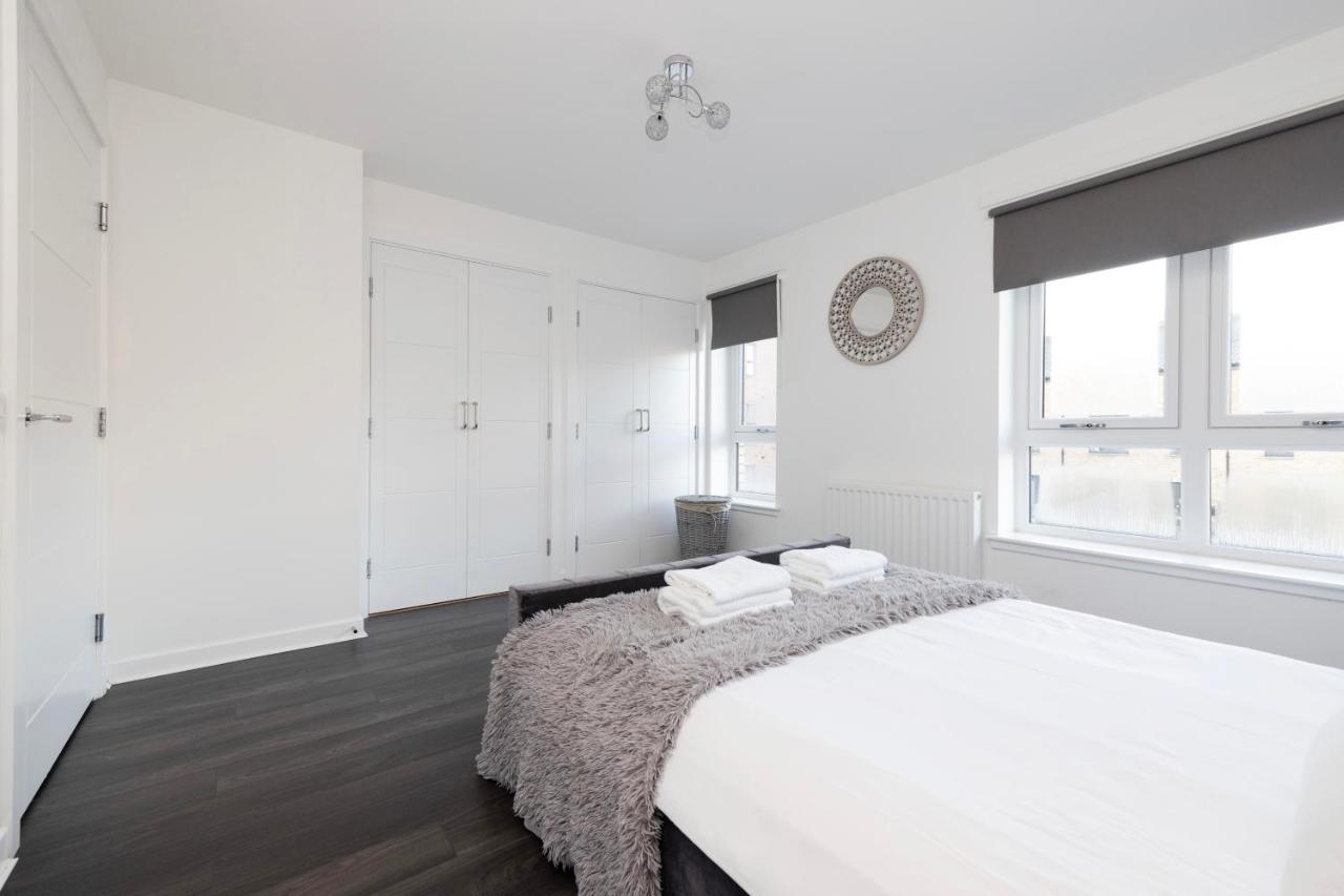 Holiday home Joivy Stylish House With Garden & Parking