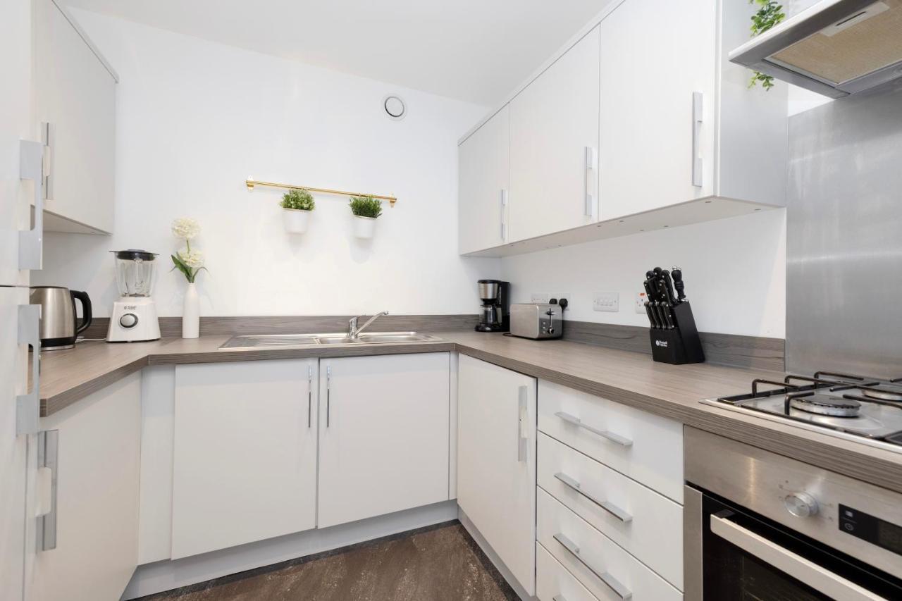 Joivy Stylish House With Garden & Parking * Glasgow