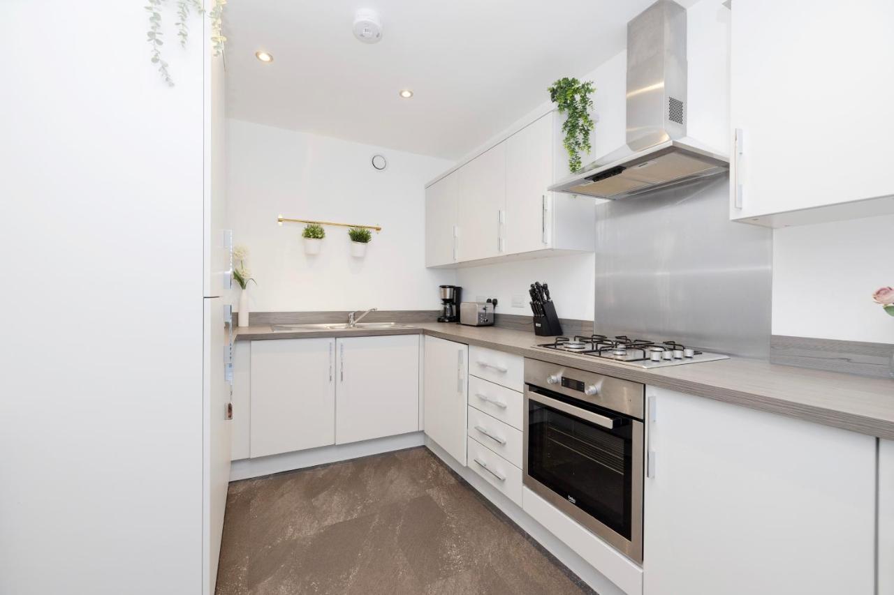Holiday home Joivy Stylish House With Garden & Parking