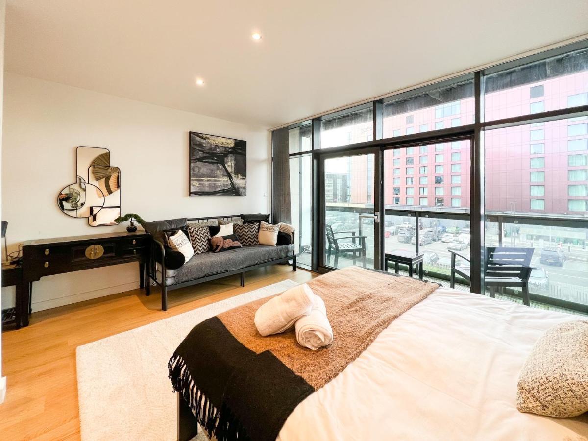 Lovely 2 Bed Duplex With Hydro Views Apartment Glasgow
