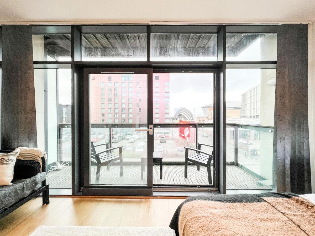 Lovely 2 Bed Duplex With Hydro Views * Glasgow