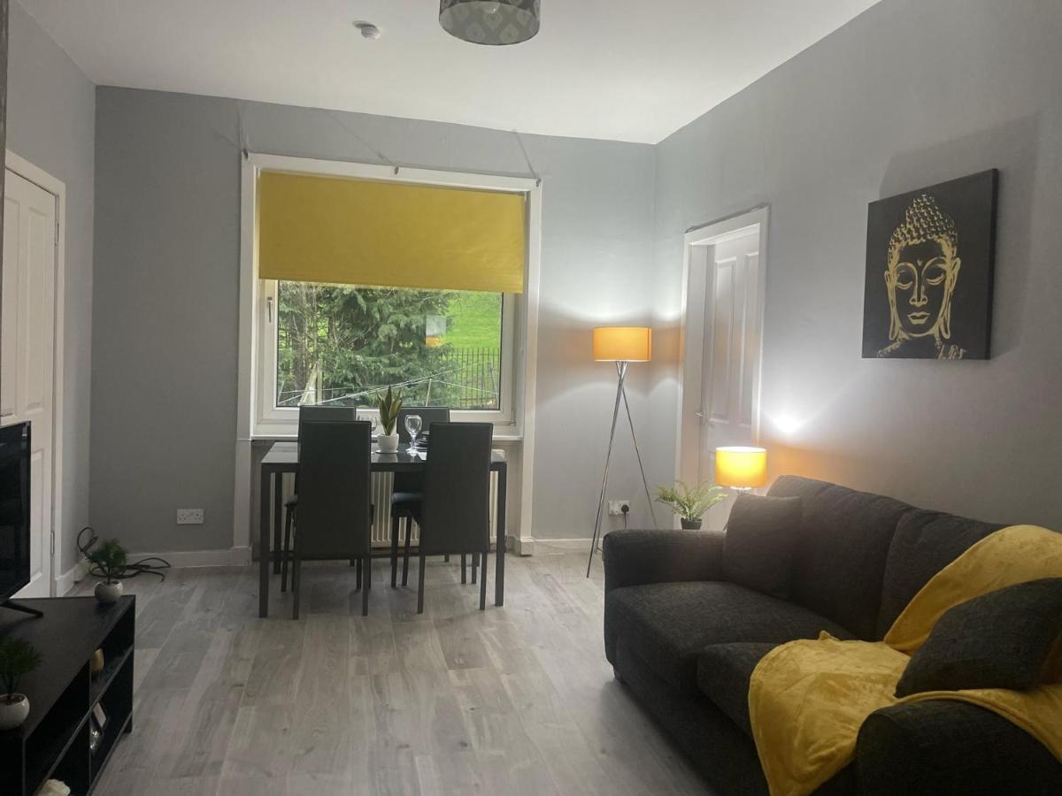 Immaculate 3-bed In Close To M8