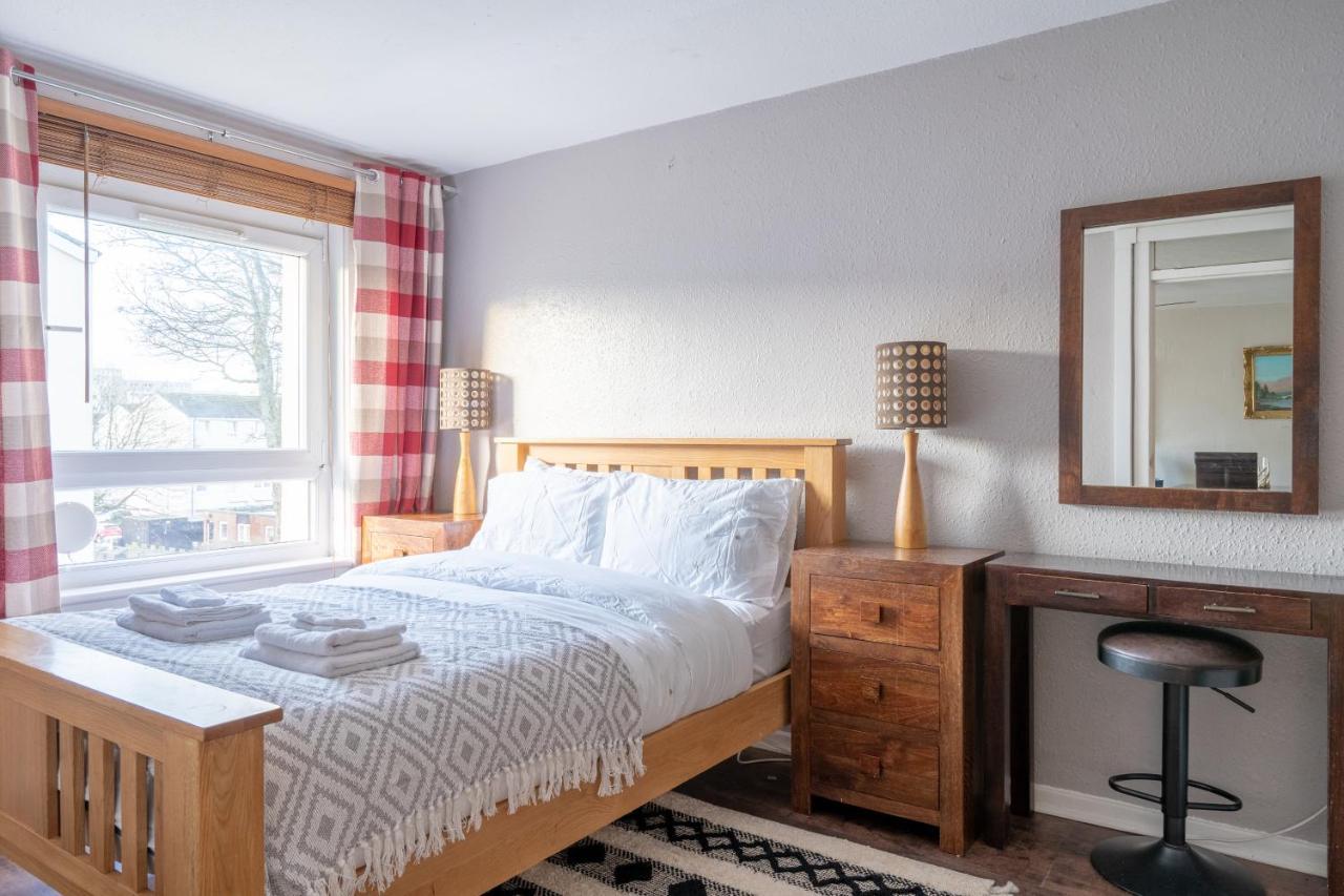 Apartment Lovely 1-bedroom With Balcony In West End