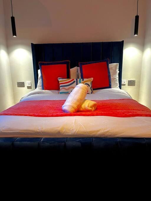 Stunning 1 Bed In West End Apartment *