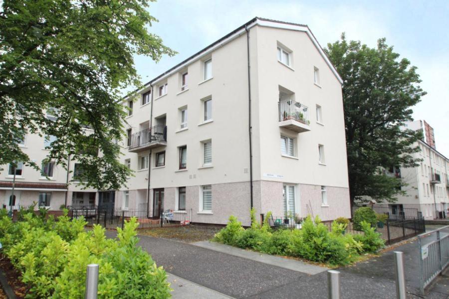 Lovely 1-bedroom With Balcony In West End Apartment