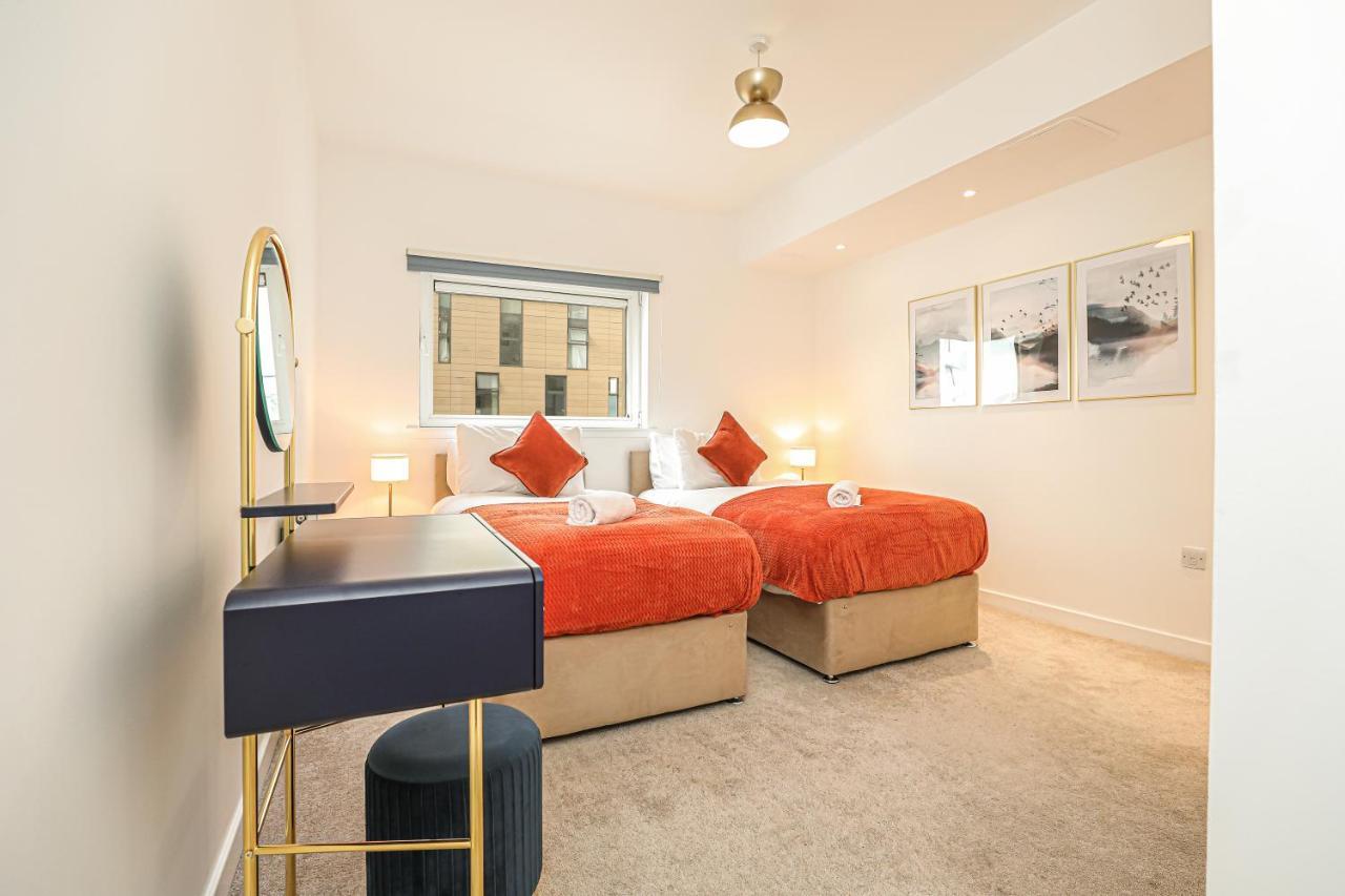 Riverside Modern 2 Bedroom Flat