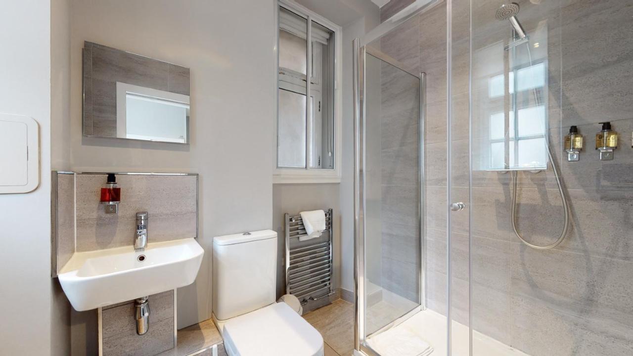 Glassford Apartment