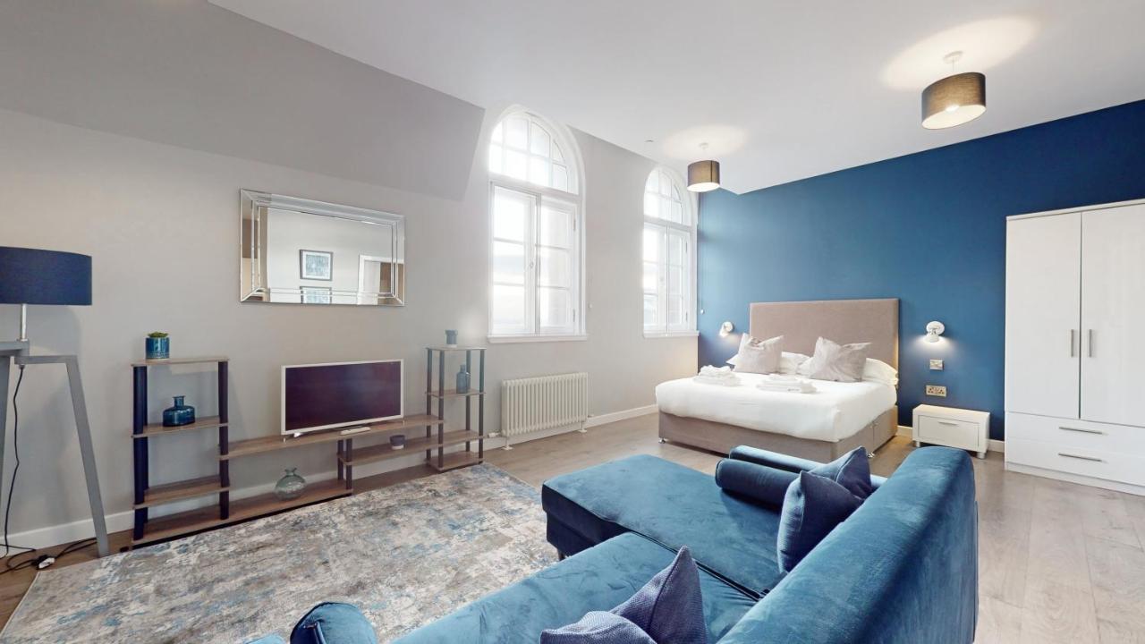 Glassford Apartment