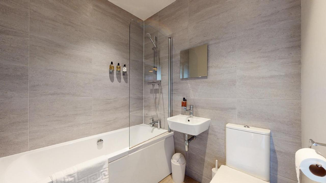 Glassford Apartment