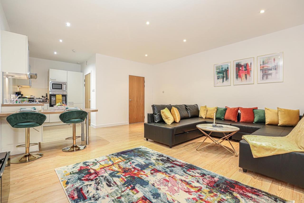 Apartment Riverside Modern 2 Bedroom Flat