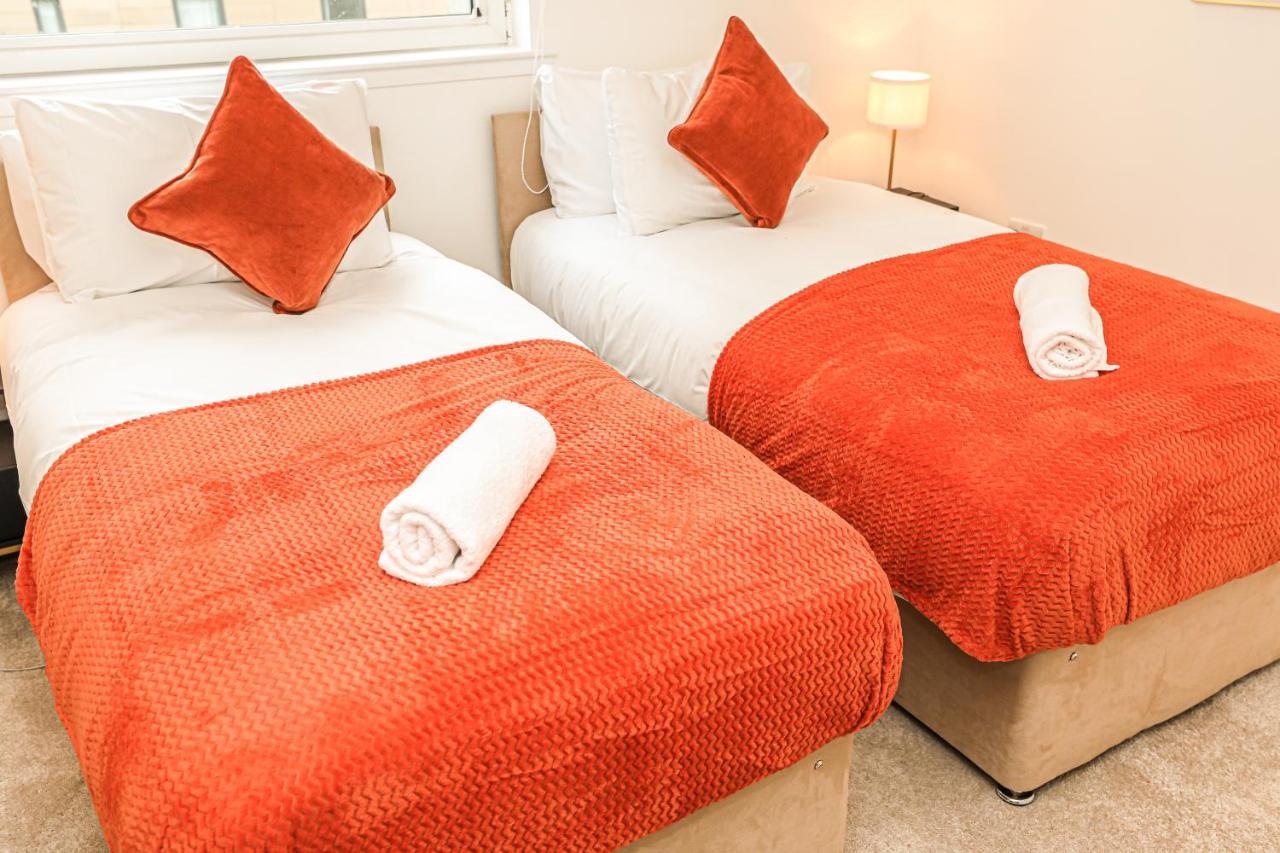 Riverside Modern 2 Bedroom Flat
