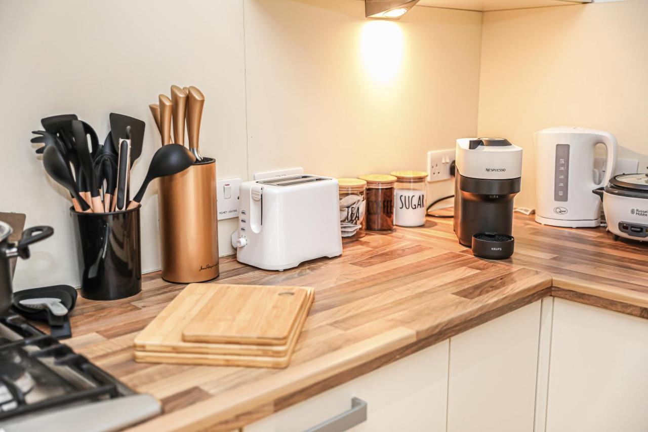 Riverside Modern 2 Bedroom Flat Glasgow