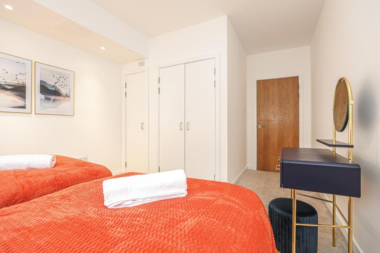 Riverside Modern 2 Bedroom Flat * Glasgow