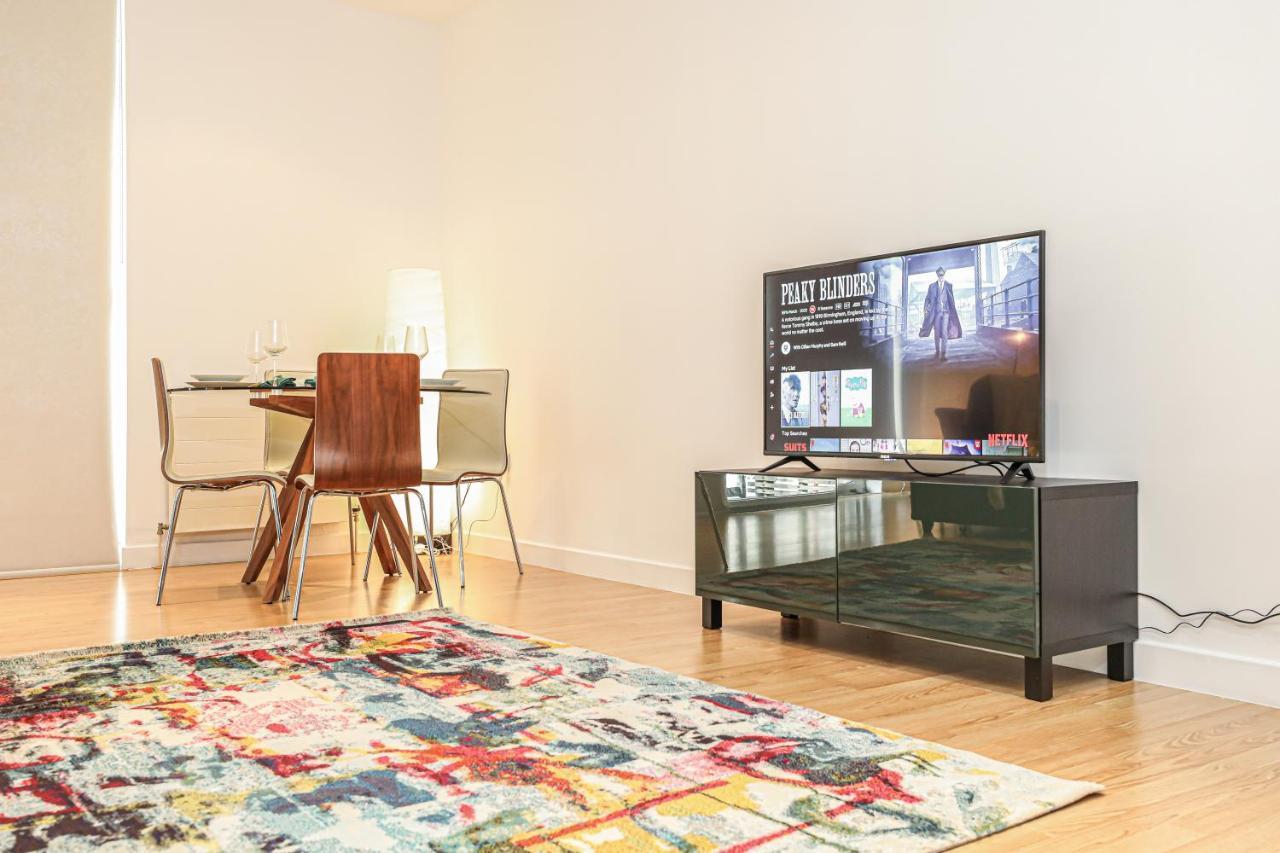 Riverside Modern 2 Bedroom Flat Glasgow