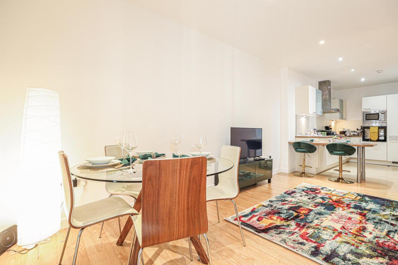 Apartment Riverside Modern 2 Bedroom Flat *