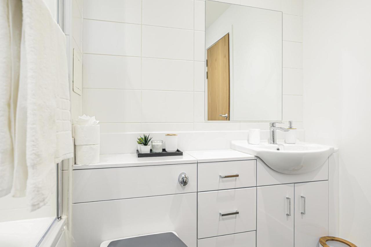 Riverside Modern 2 Bedroom Flat Apartment Glasgow