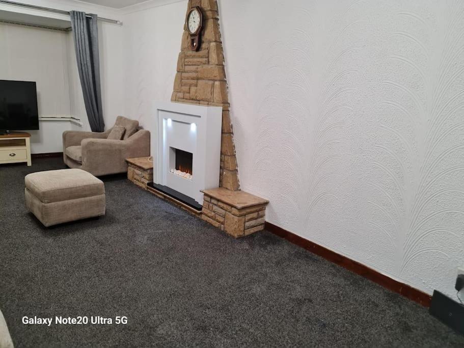 Stunning 2-bedrooms 1 Living Spacious Family Friendly * Glasgow