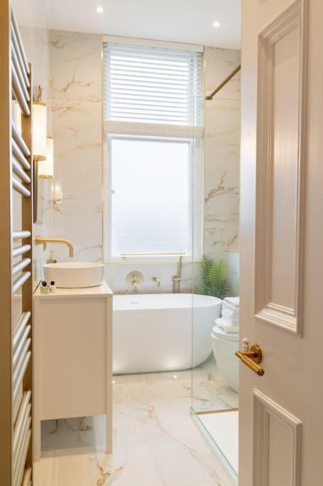 The Devonshire - Your 5 Star West End Stay! Apartment