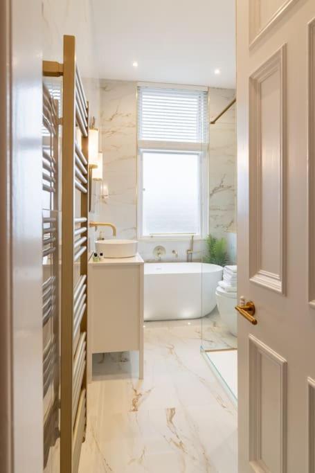 The Devonshire - Your 5 Star West End Stay! Apartment