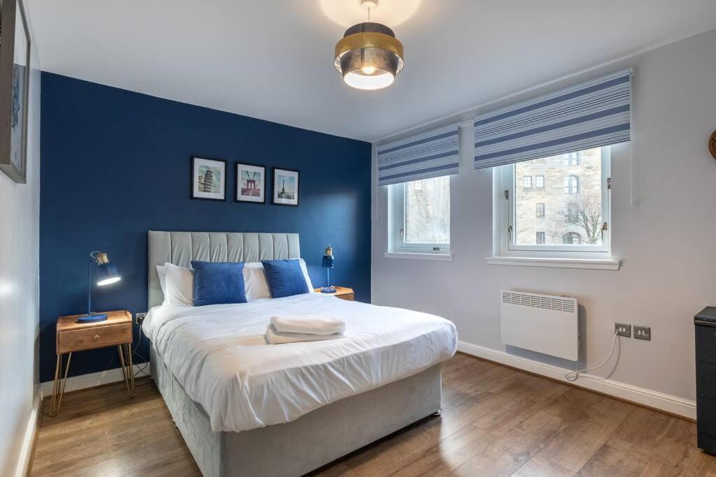 ** Modern Merchant 1 Bed With Free Parking ** * Glasgow
