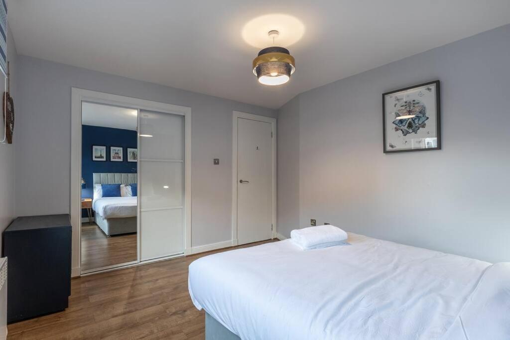 ** Modern Merchant 1 Bed With Free Parking ** Apartment Glasgow
