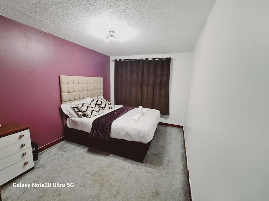 Stunning 2-bedrooms 1 Living Spacious Family Friendly Apartment *