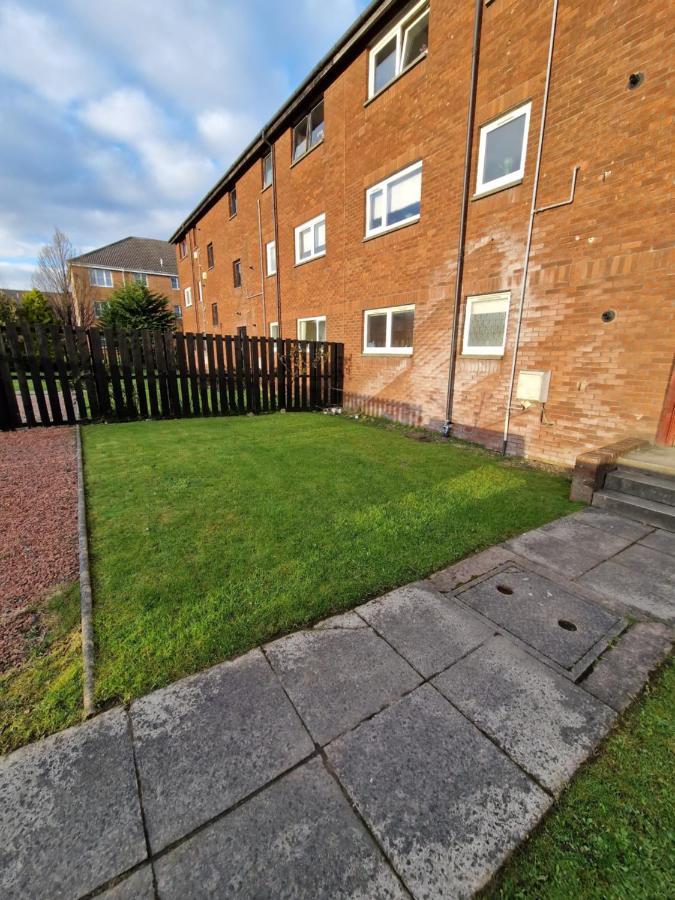 Stunning 2-bedrooms 1 Living Spacious Family Friendly Apartment