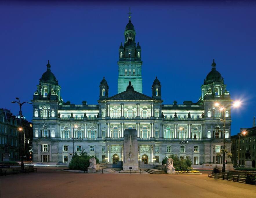 Modern Bright In South * Glasgow