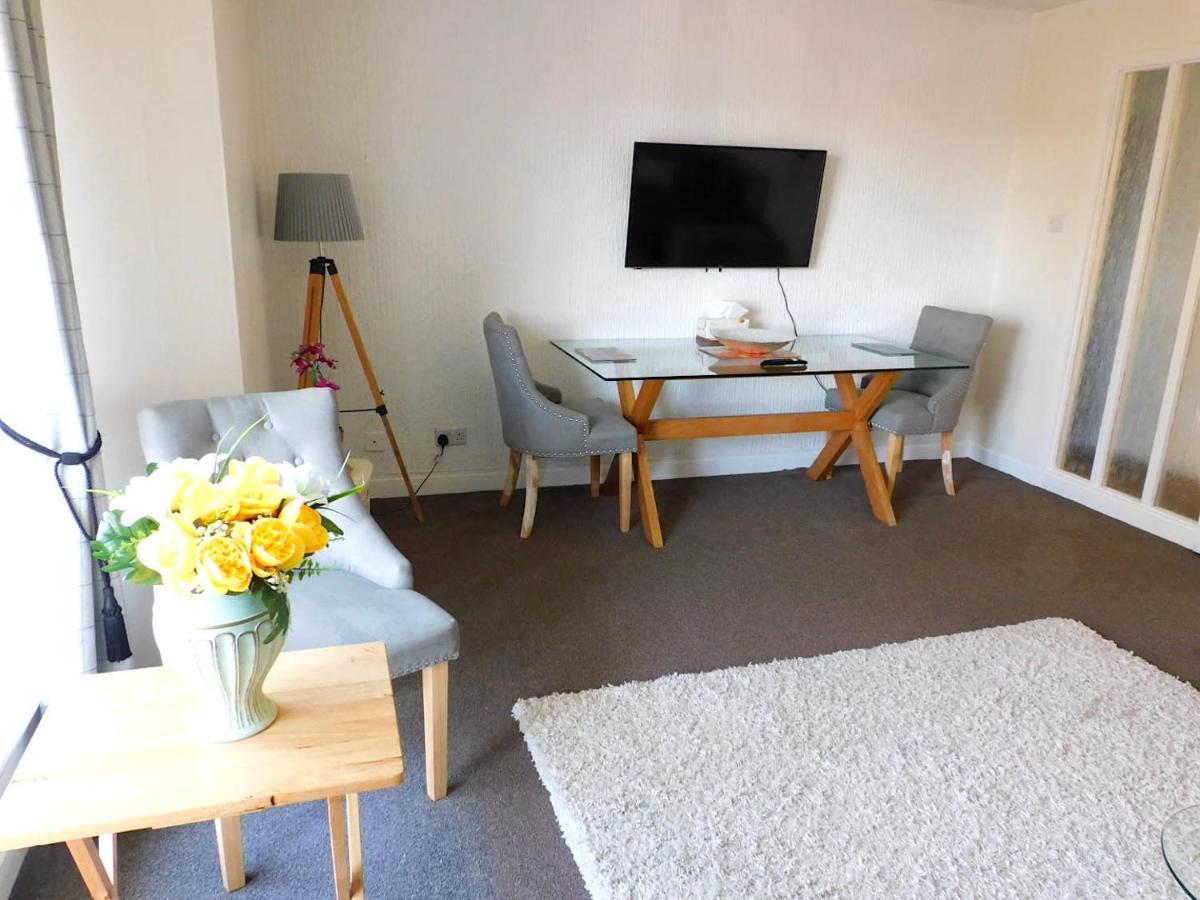 Apartment Fab Location 1 Bed Overlooking Glasgow