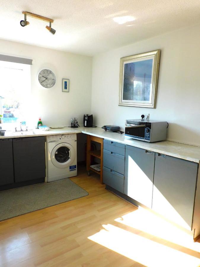 Fab Location 1 Bed Overlooking Glasgow