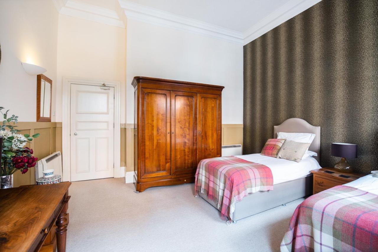 West George Street Apartment