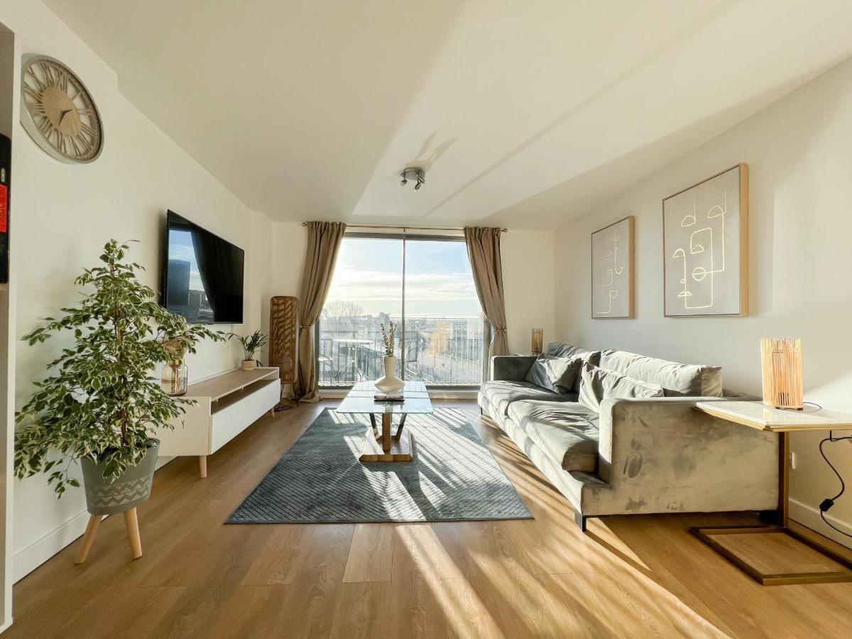 Stunning Riverview Centre Apartment *