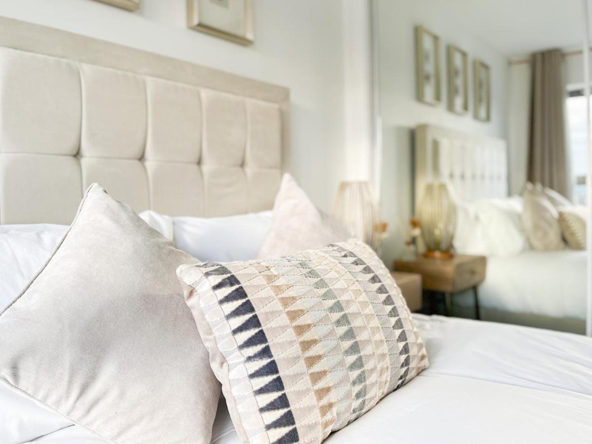 Stunning Riverview Centre Apartment *