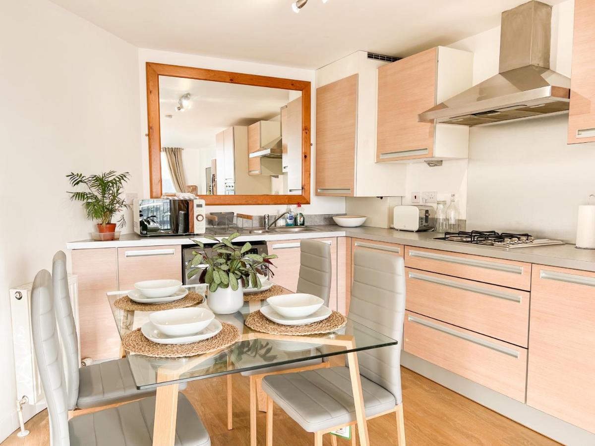 Stunning Riverview Centre Apartment *