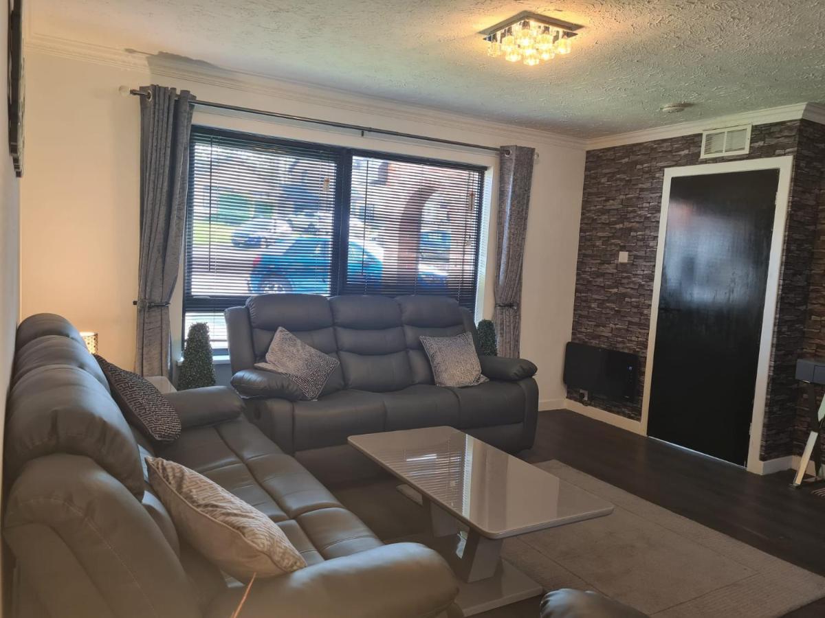 Travel Host 3 Bedroom House With Free Parking Villa Glasgow