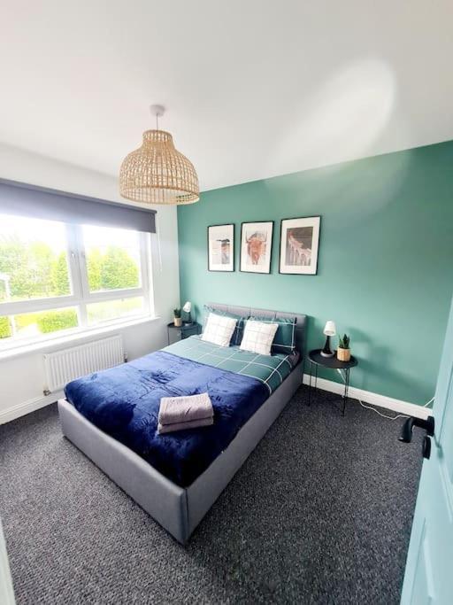 Spacious 5bed House, Free Parking, No Party ! *
