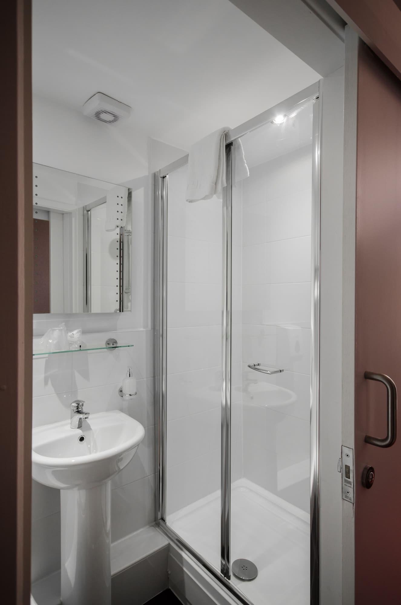 Royal West End Hotel 3*