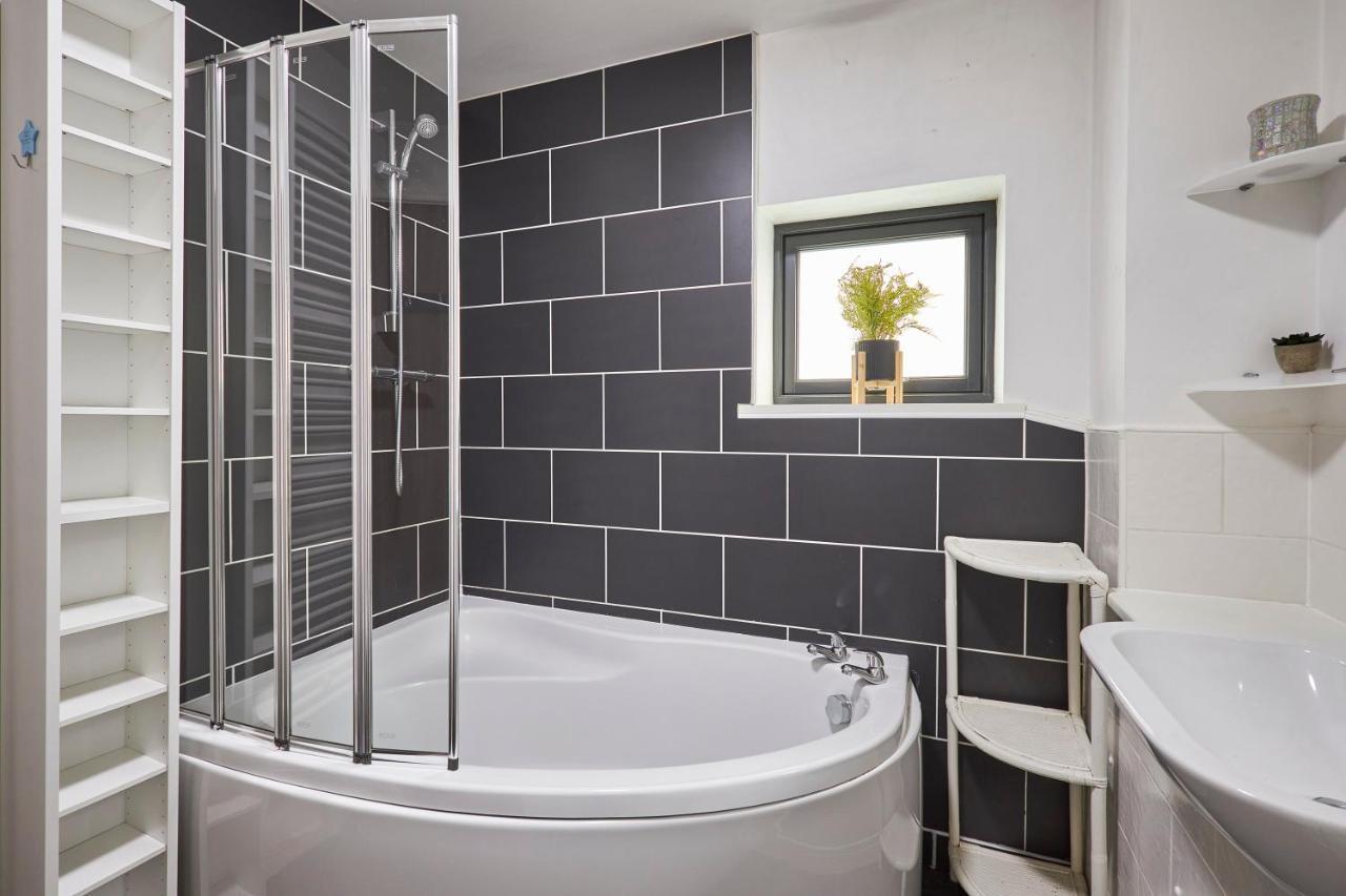 Apartment Host & - London Avenue
