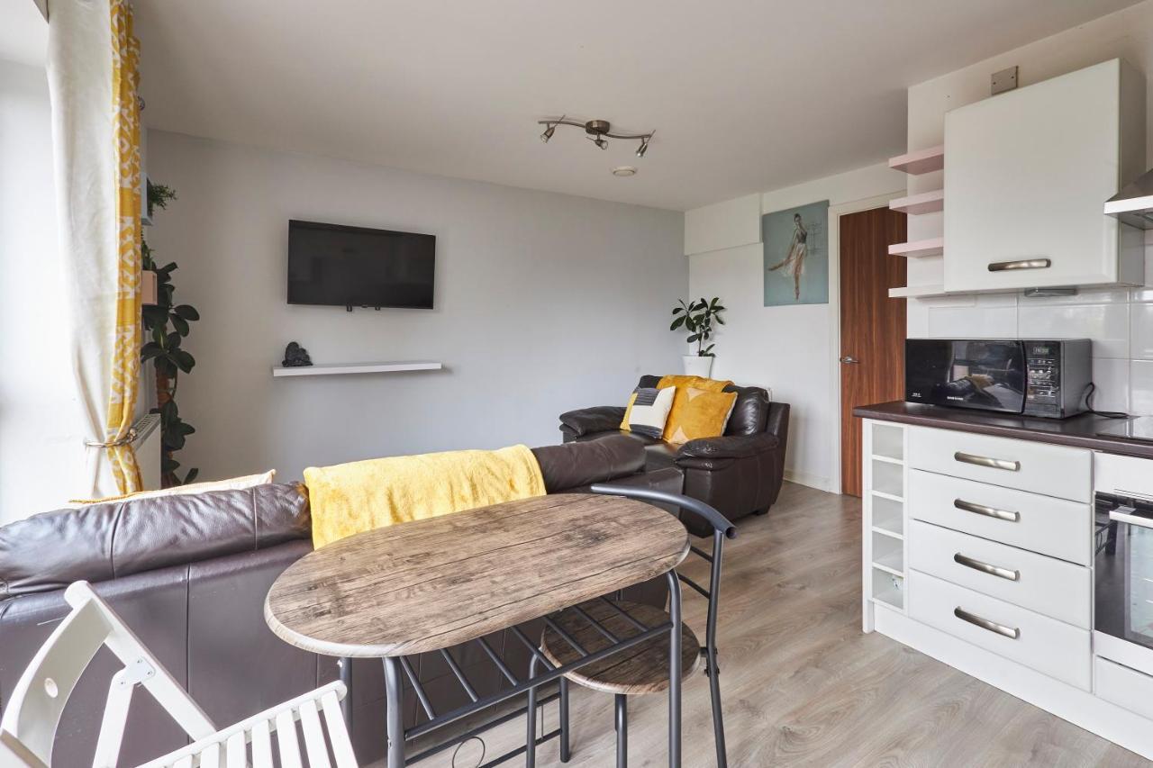 Apartment Host & - London Avenue *