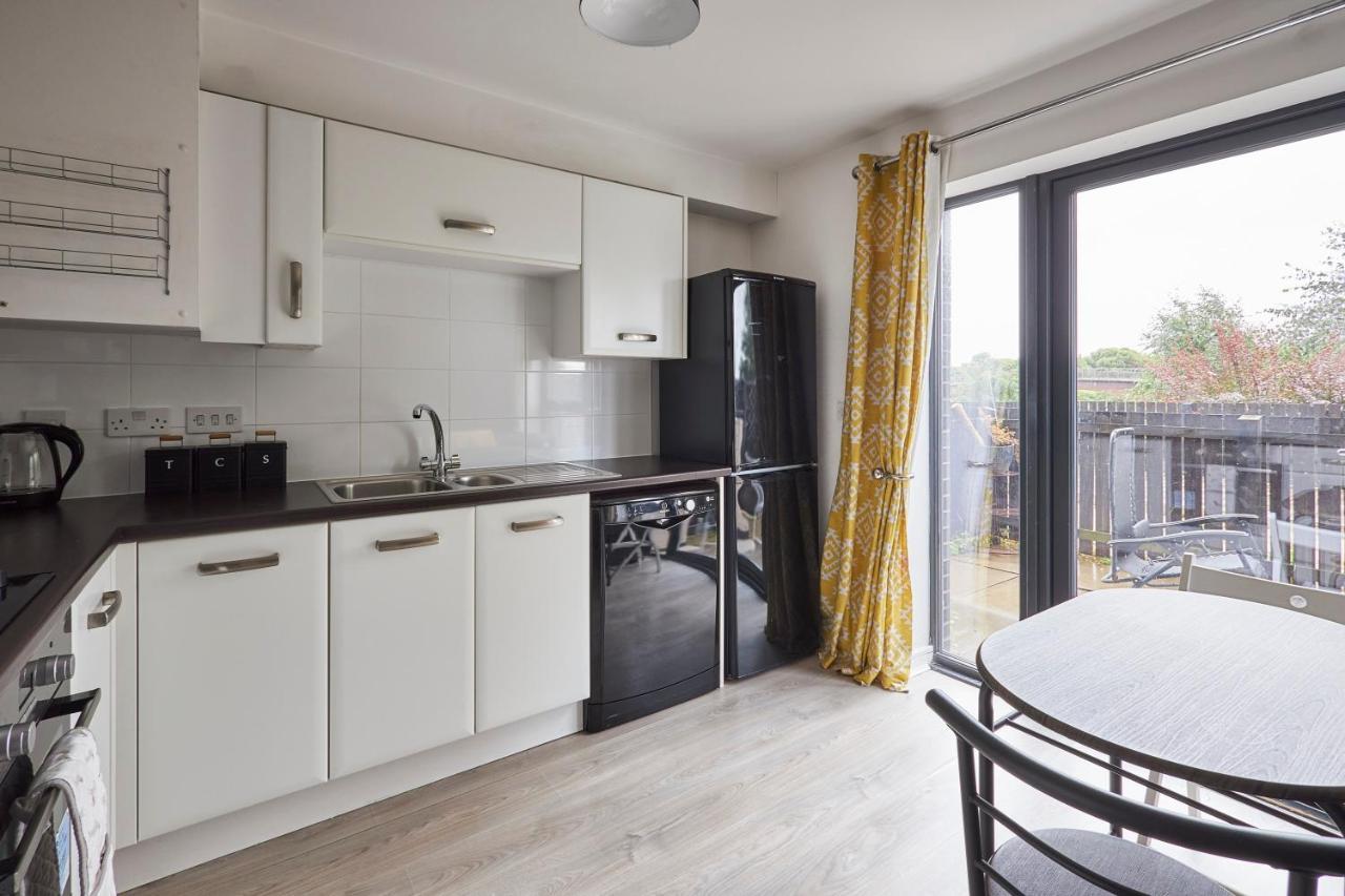 Apartment Host & - London Avenue