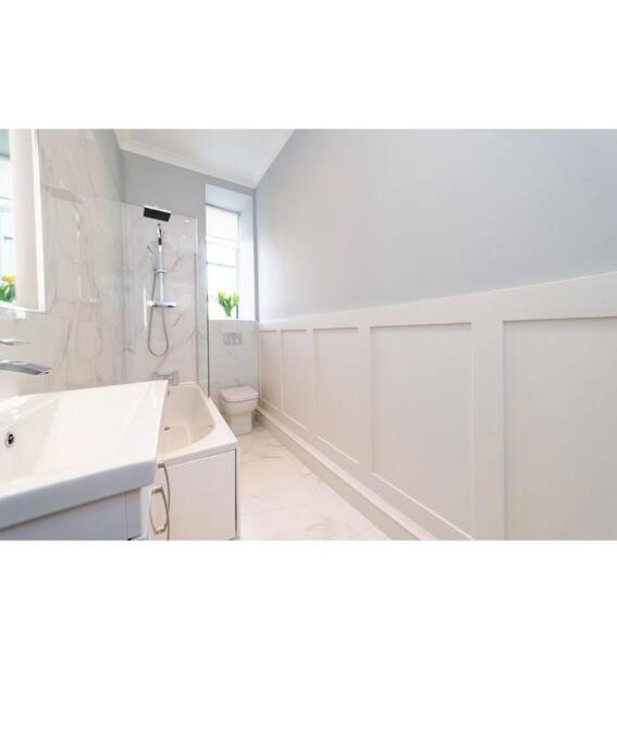 Flat Overlooking Botanic Gardens Glasgow