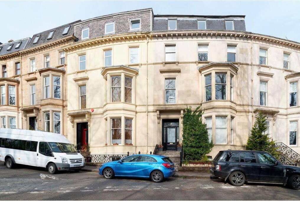 Flat Overlooking Botanic Gardens