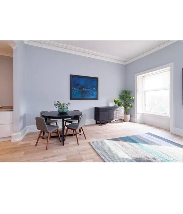 Flat Overlooking Botanic Gardens * Glasgow