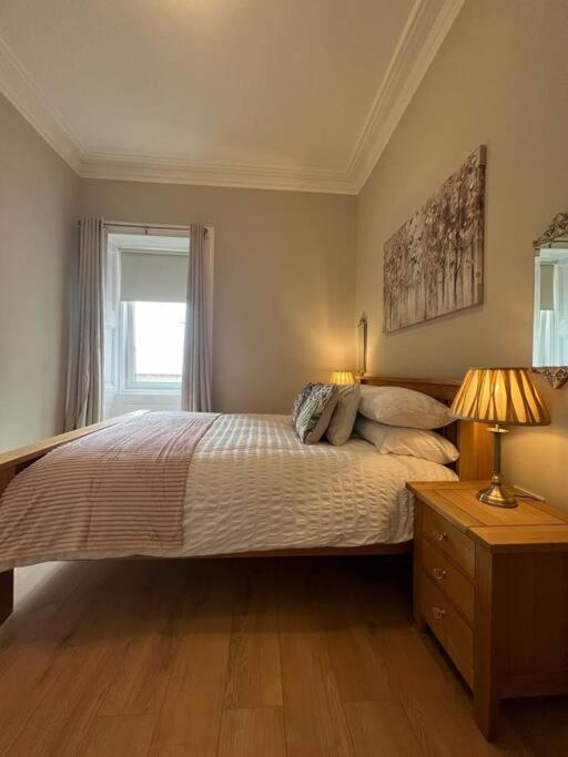 Luxury Victorian Spacious Flat * Glasgow
