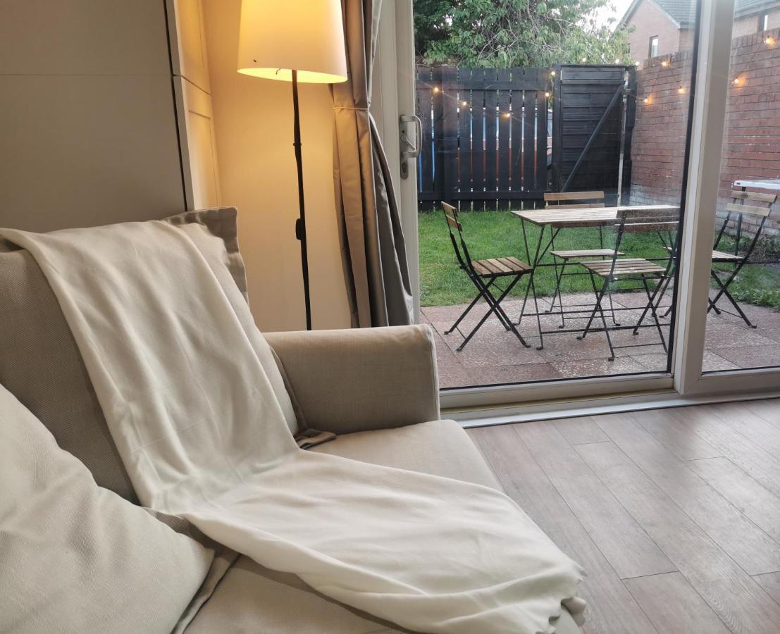 Apartment Peaceful House: Location With Free Parking *