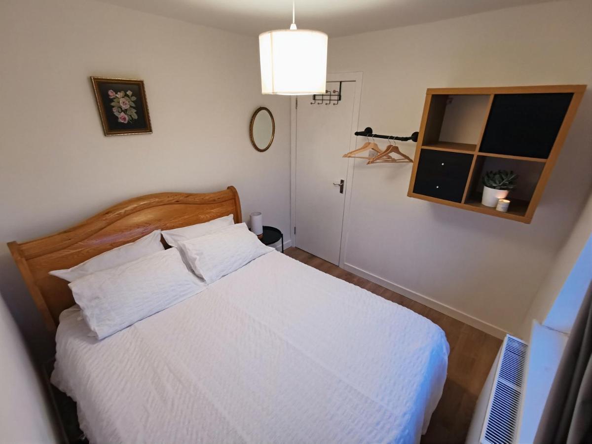 Peaceful House: Location With Free Parking Apartment *