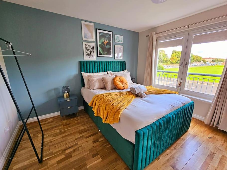 Holiday home Modern 5 Bedroom Townhouse With Free Parking