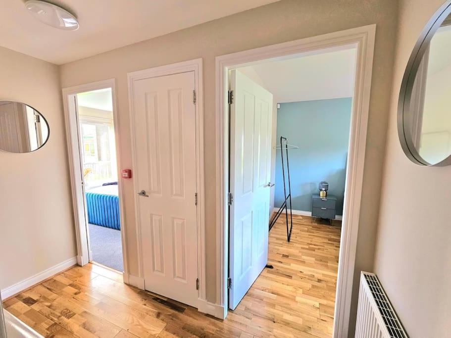 Holiday home Modern 5 Bedroom Townhouse With Free Parking Glasgow